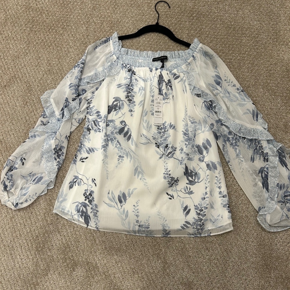 New with tags WHBM blue floral blouae
